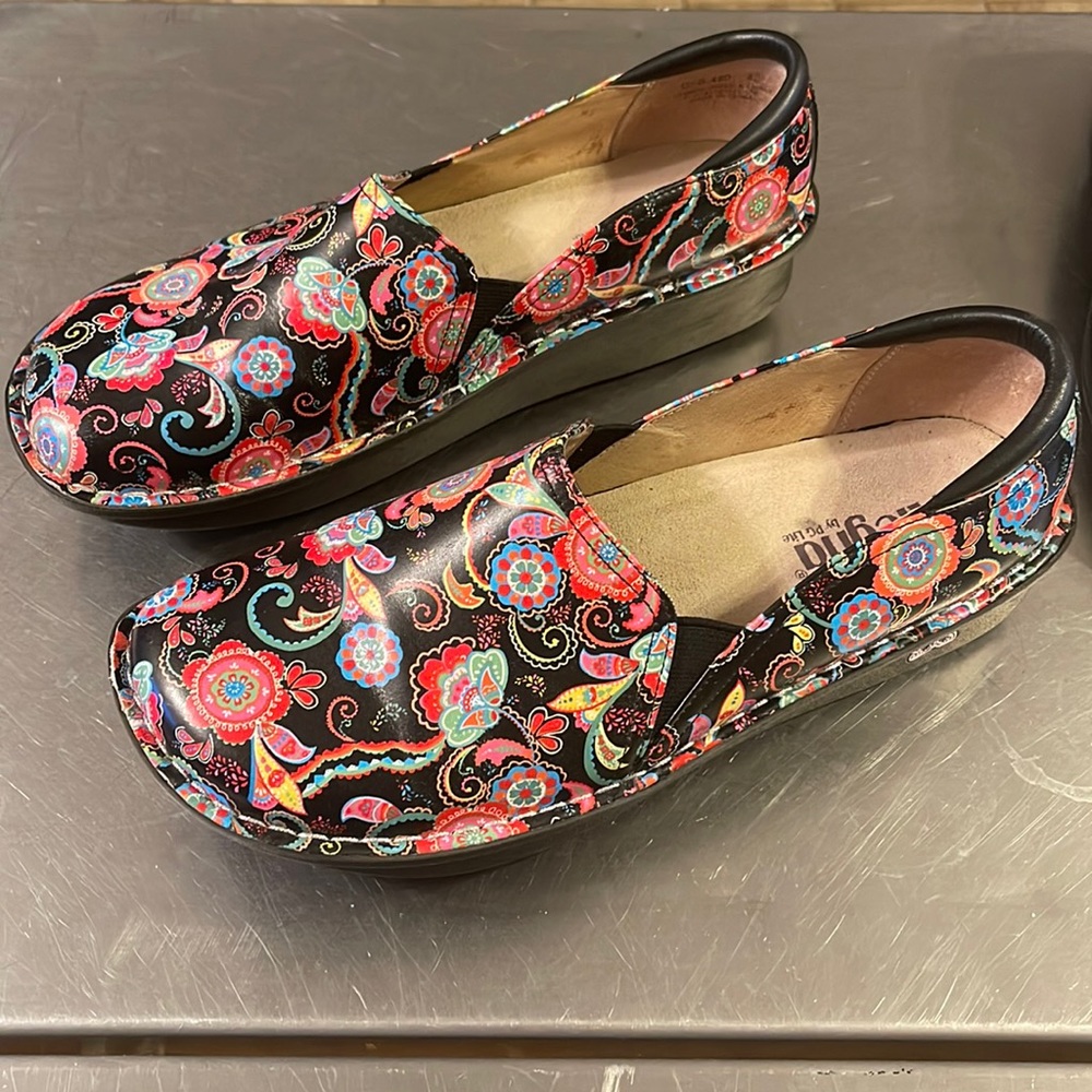 Algeria nurses shoes